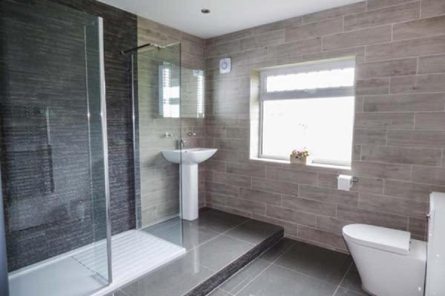 Bathroom at Cwm Gran Meadows