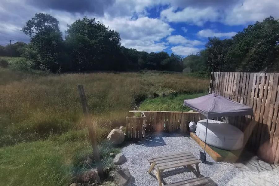 Hot tub at Dolly the Decker