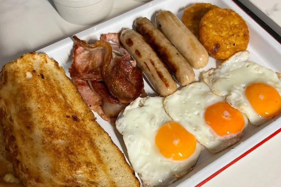 Breakfast at The Steakcoach
