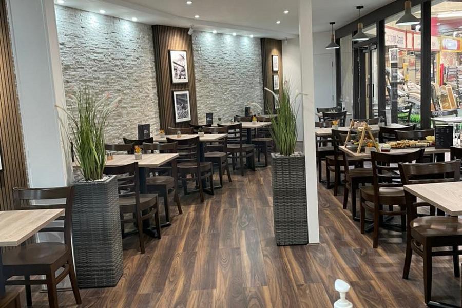 Cafe Penuel in the Market Quarter