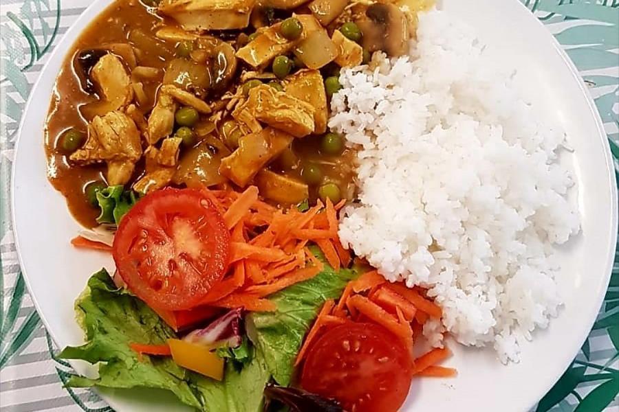 Chicken curry at Cresci's